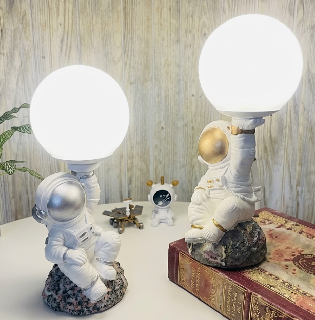 Astronaut Lamp Table Decor